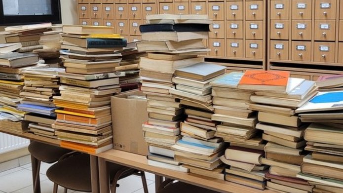 Books at the Library of the Institute of History, University of Lodz